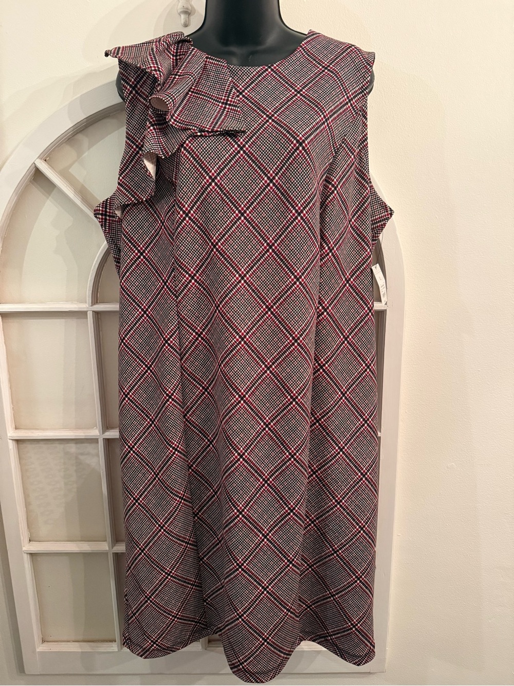 NWT Dark Academia Liz Claiborne Tartan Plaid Sleeveless Midi dress with ruffle.